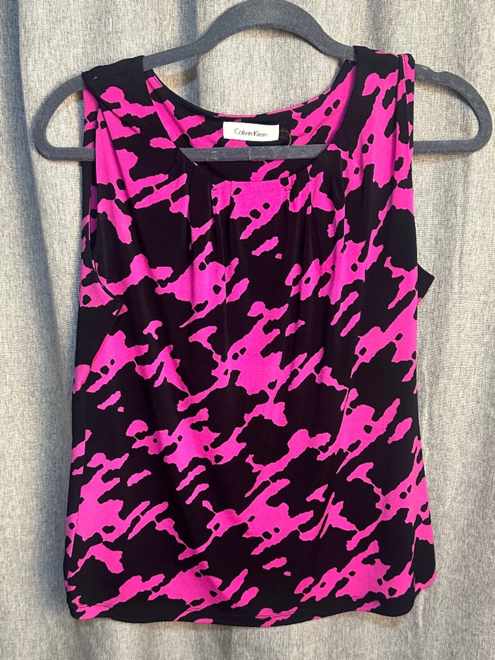 Calvin Klein Abstract Print Pleated Neck Sleeveless Blouse Tank Top Medium